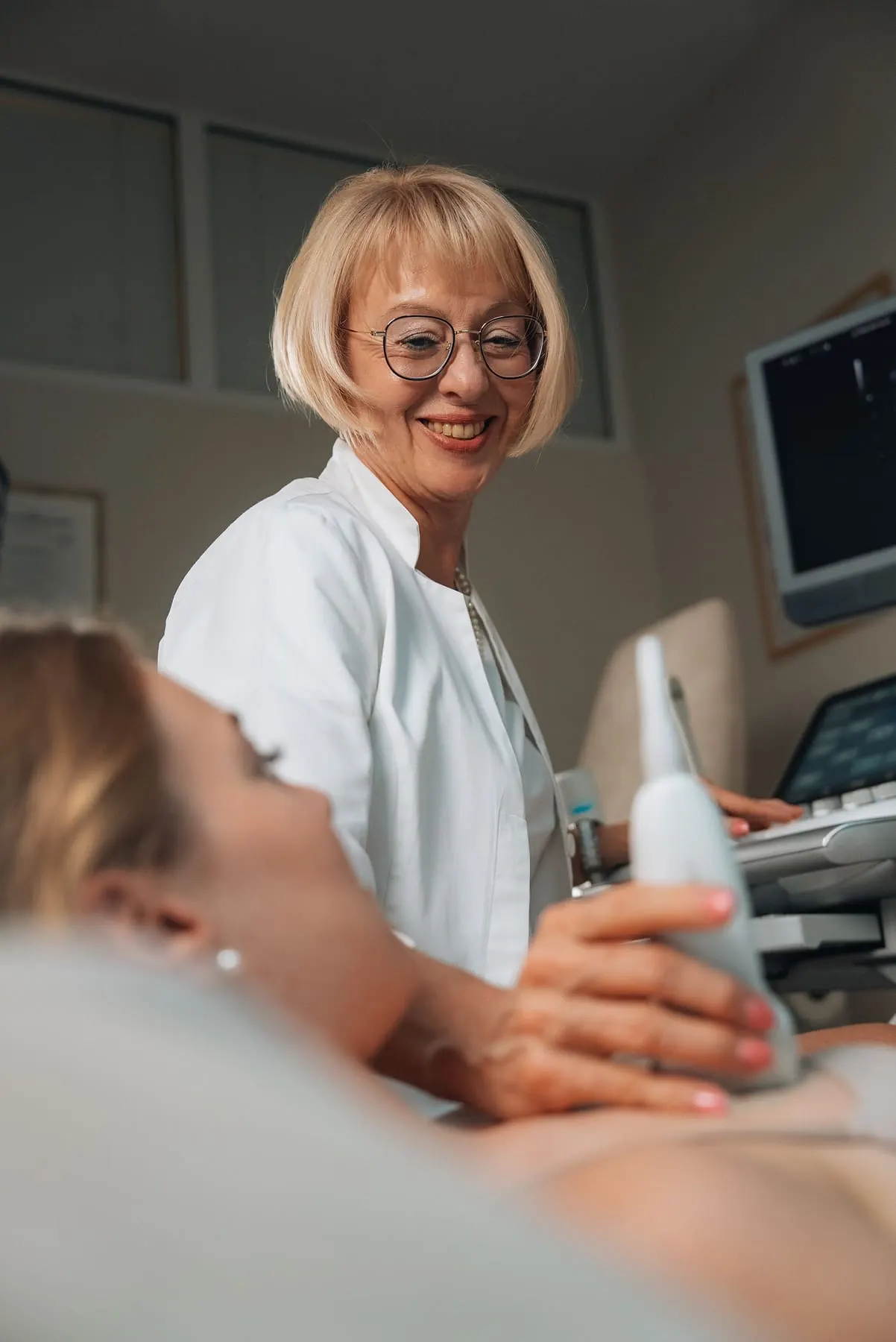 Dr. Strah — women’s health reels — clinic & team photography — Agency Verse (5 of 5)