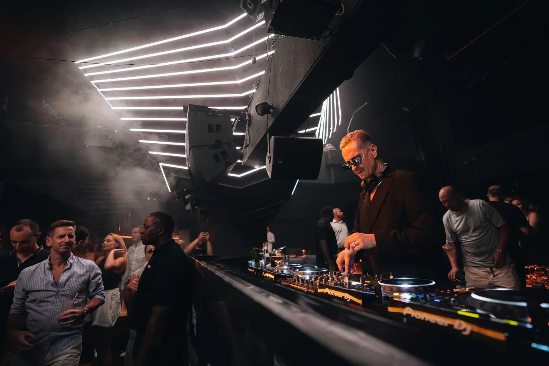 FIVE Penthouse — Robin Schulz — nightlife event photography, Dubai — Agency Verse (15 of 32)