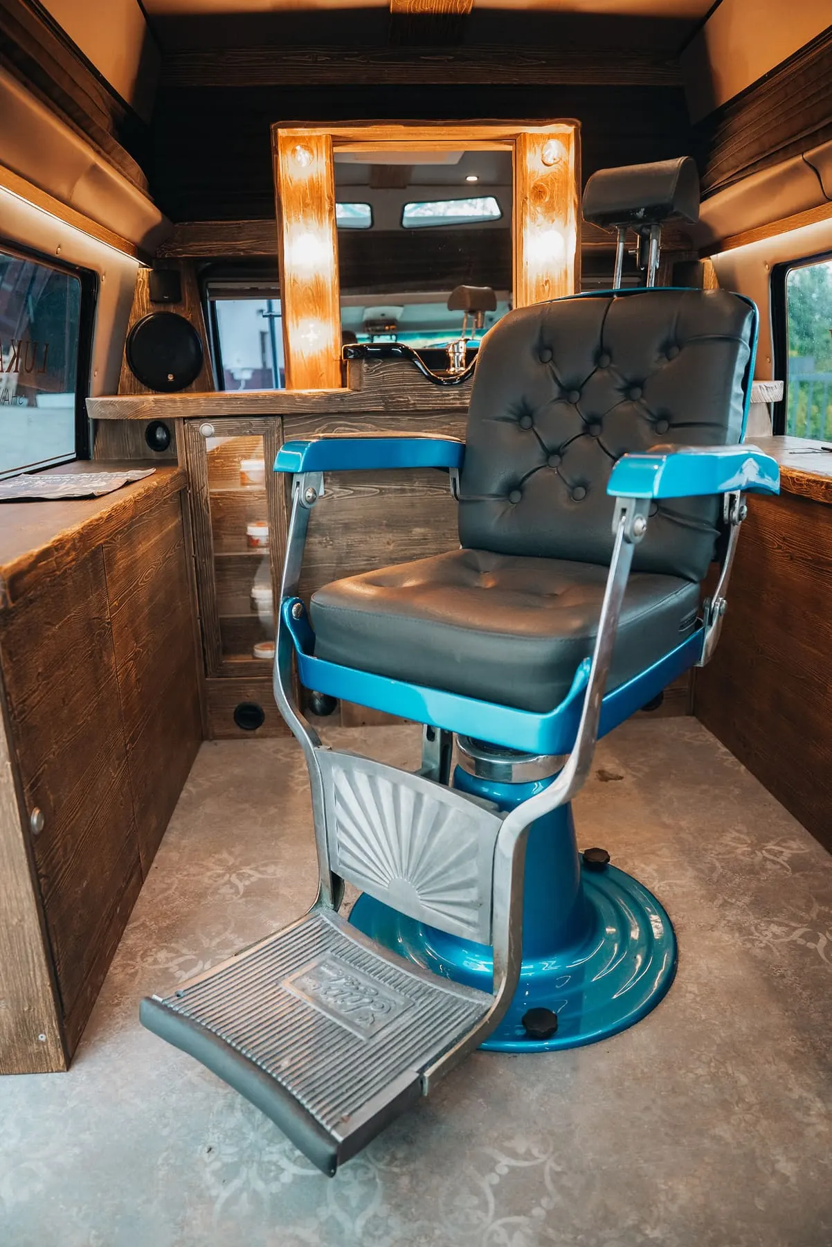 Luka’s Den — barbershop brand — تصوير العلامة التجارية في سلوفينيا من Agency Verse (3 من 10)
