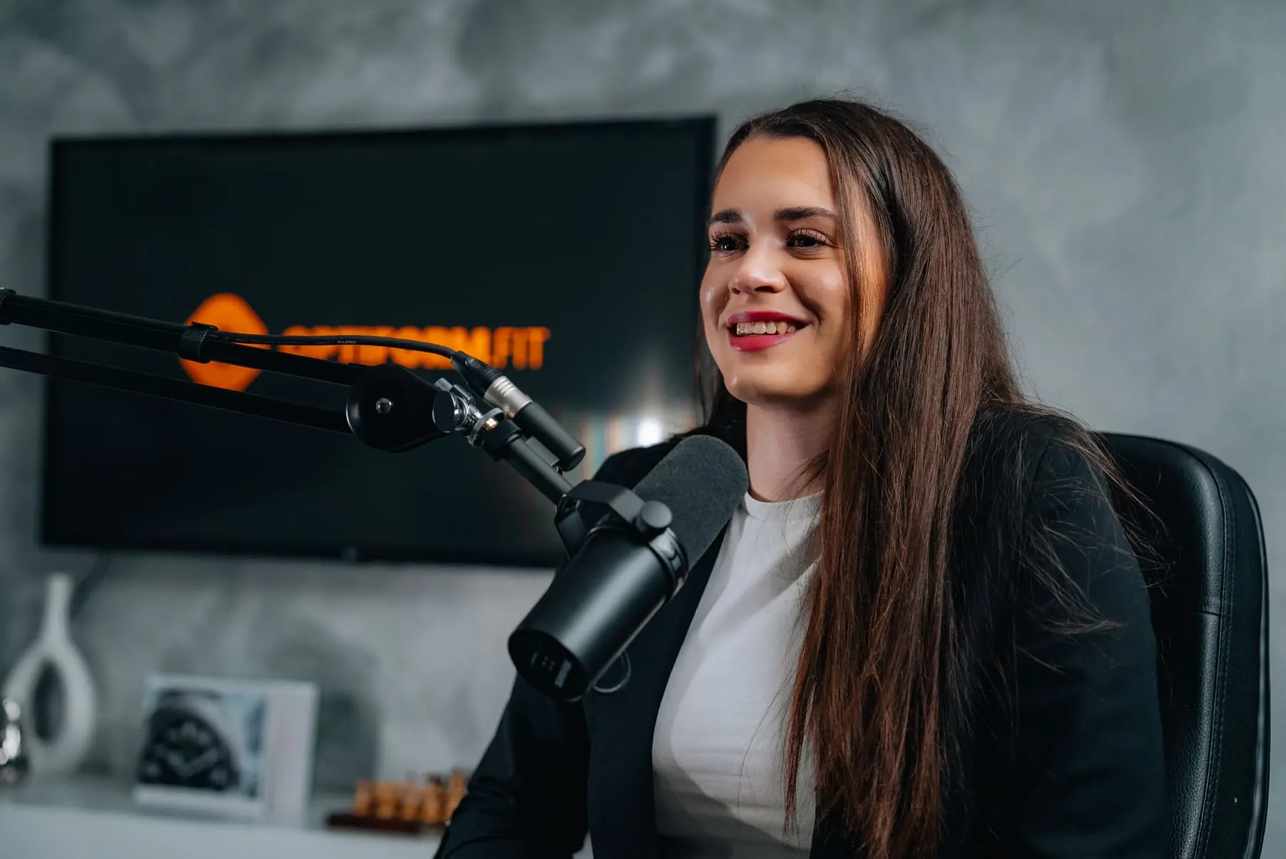OptiForm — podcasts & courses — course production stills, Slovenia — Agency Verse (6 of 28)