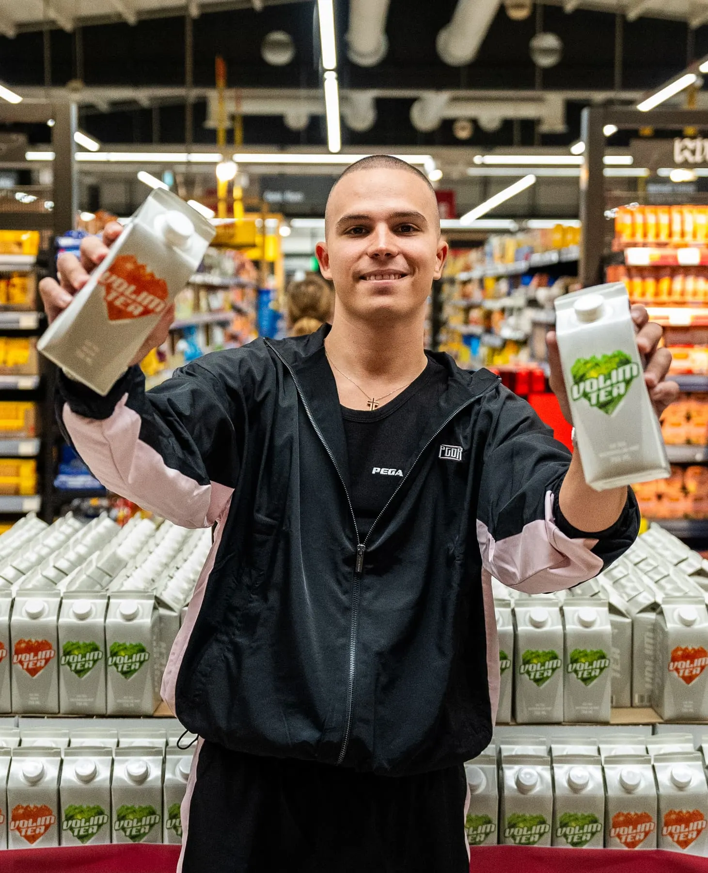 Voyage × Volim Tea — event photography, Mercator, Slovenia — Agency Verse (22 of 62)