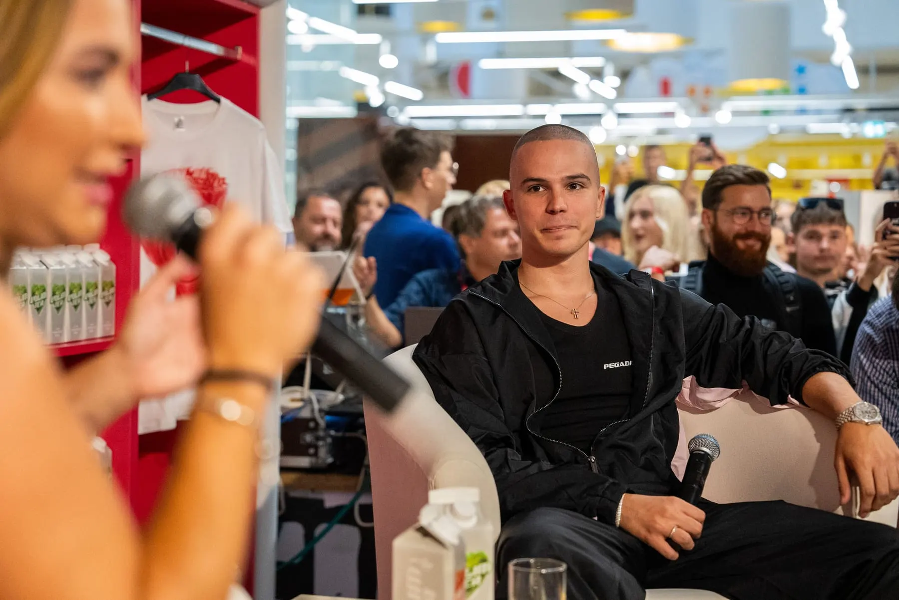 Voyage × Volim Tea — event photography, Mercator, Slovenia — Agency Verse (23 of 62)