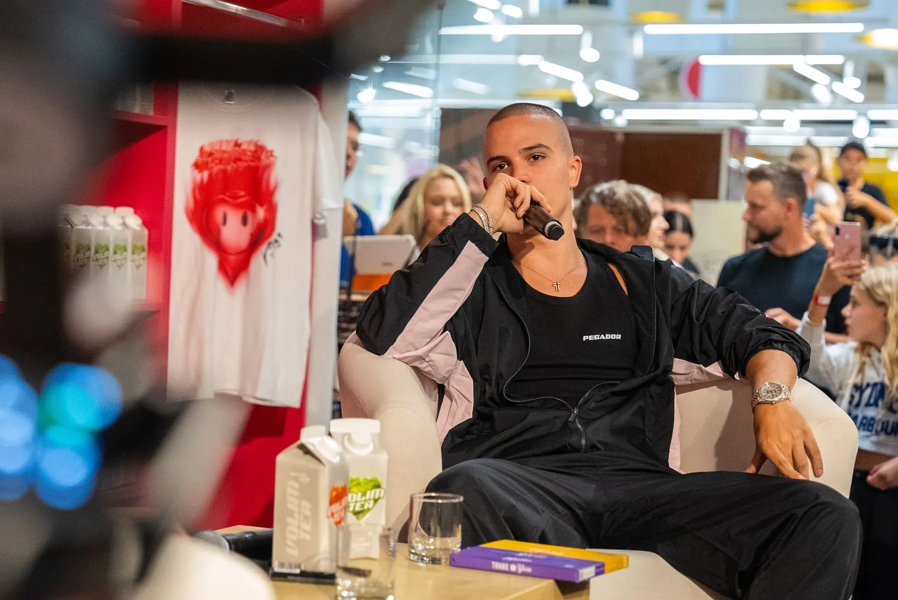 Voyage × Volim Tea — event photography, Mercator, Slovenia — Agency Verse (30 of 62)