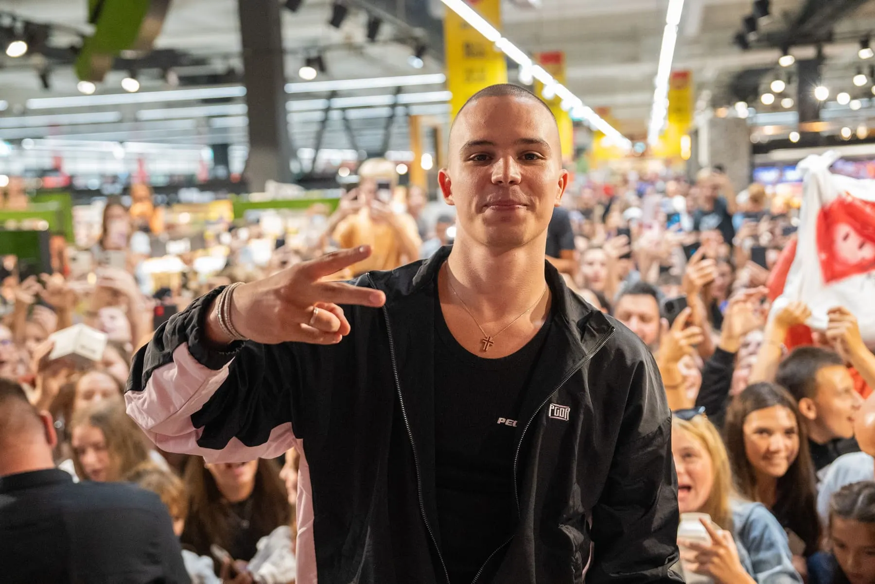 Voyage × Volim Tea — event photography, Mercator, Slovenia — Agency Verse (39 of 62)