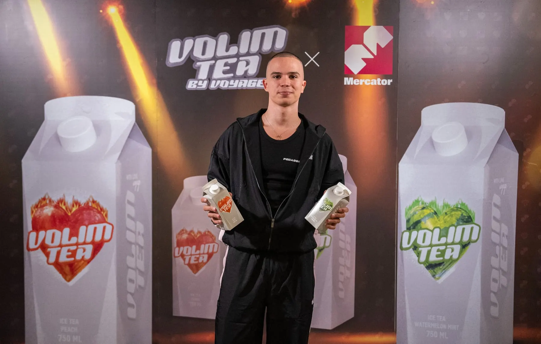 Voyage × Volim Tea — event photography, Mercator, Slovenia — Agency Verse (45 of 62)
