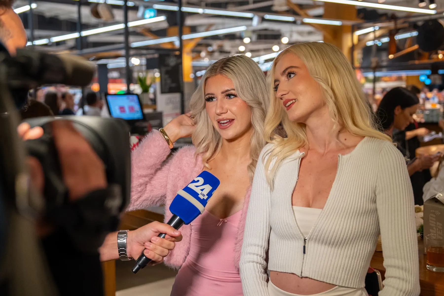 Voyage × Volim Tea — event photography, Mercator, Slovenia — Agency Verse (54 of 62)