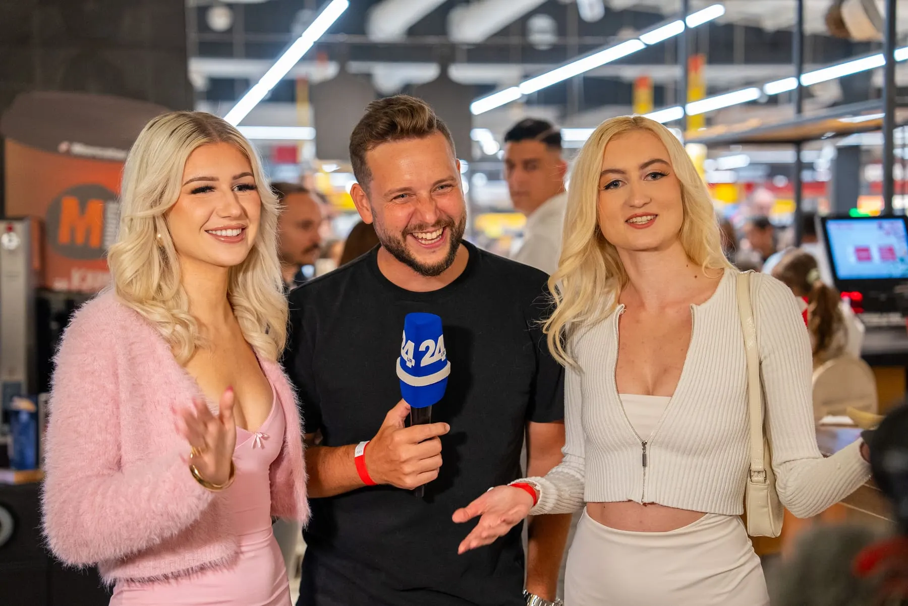 Voyage × Volim Tea — event photography, Mercator, Slovenia — Agency Verse (55 of 62)